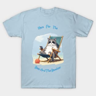 "Funny Cat Beach T-Shirt: Humorous Kitty with Sunglasses and Cocktail | Unique Gift for Cat Lovers T-Shirt